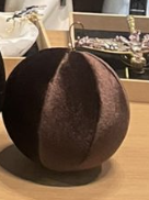 Esfera Terciopelo Cafe 22cm